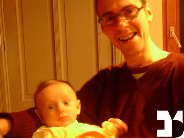 Parenti - Julian - 20041213 - 4 mesi - 555-FDM.JPG